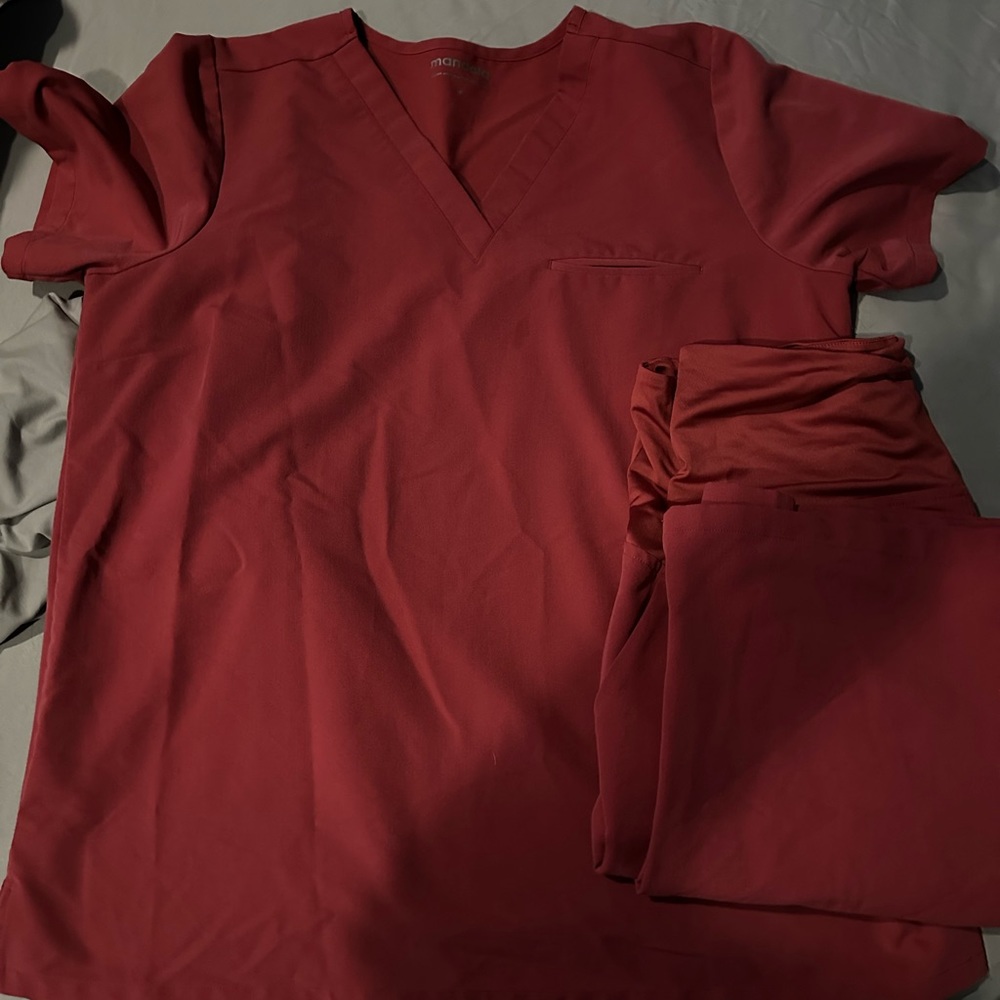 Mandala Maternity scrubs set- Deep rose